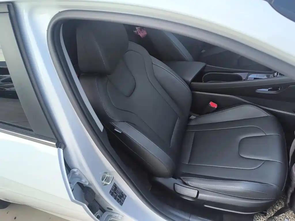 Hyundai Elantra — миниатюра 25