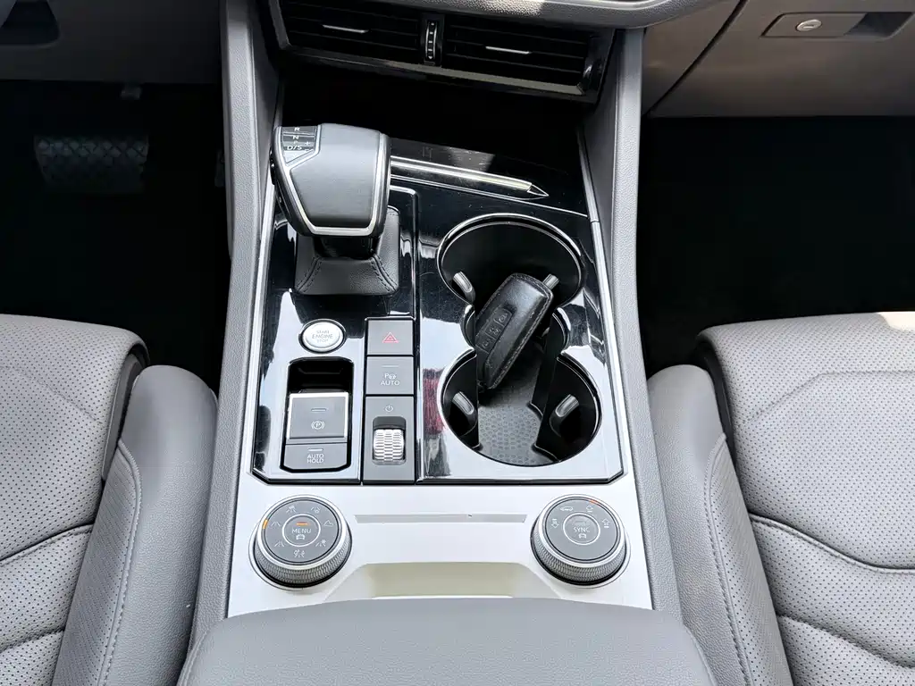 Volkswagen Touareg — миниатюра 12