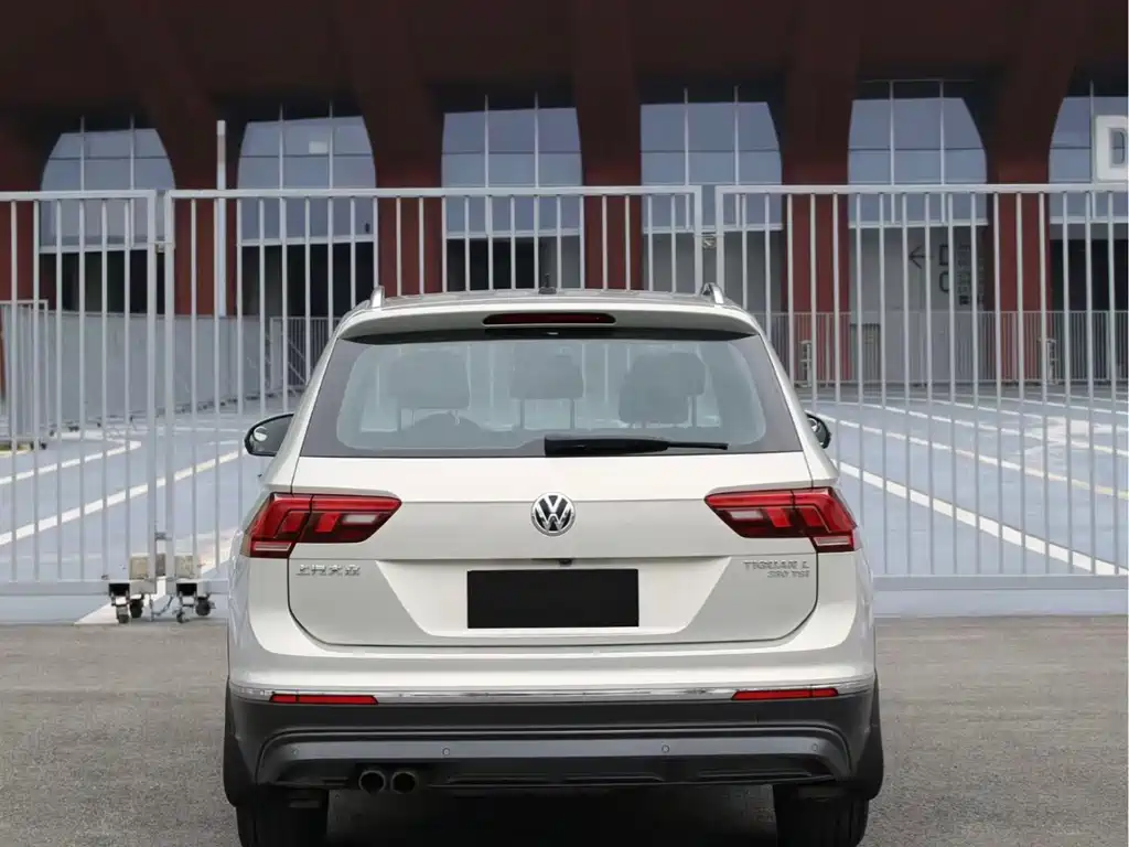 Volkswagen Tiguan L — миниатюра 8