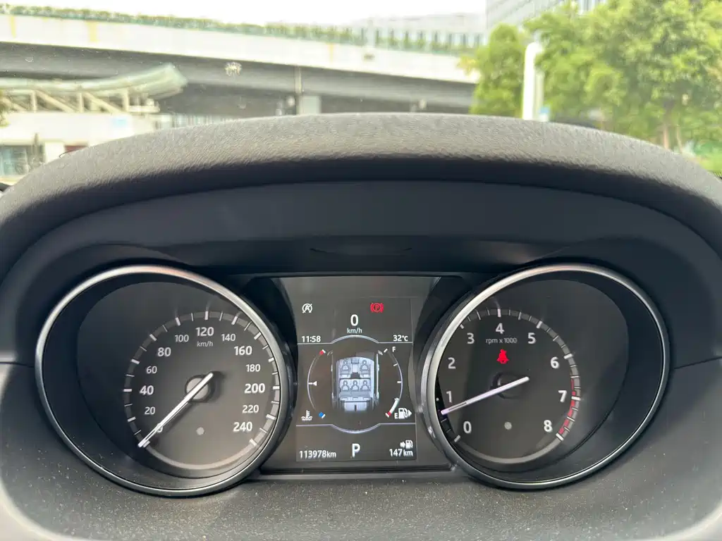 Land Rover Discovery Sport — миниатюра 13
