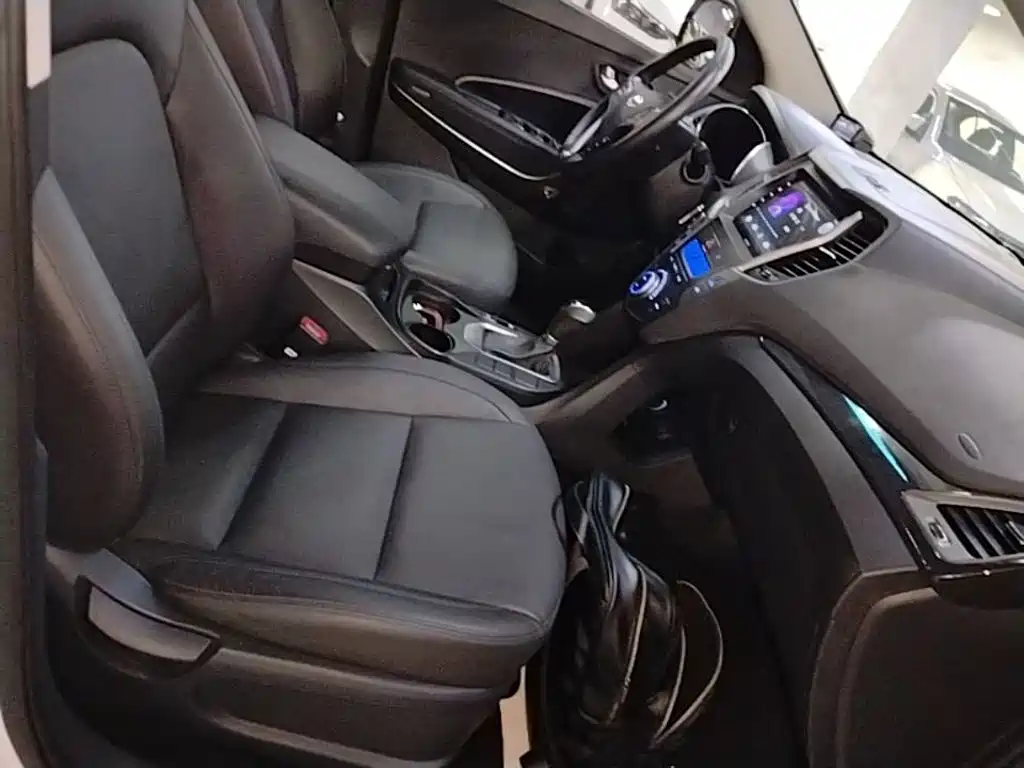 Hyundai Santa Fe — миниатюра 25