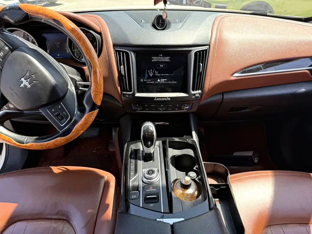 Maserati Levante — миниатюра 5