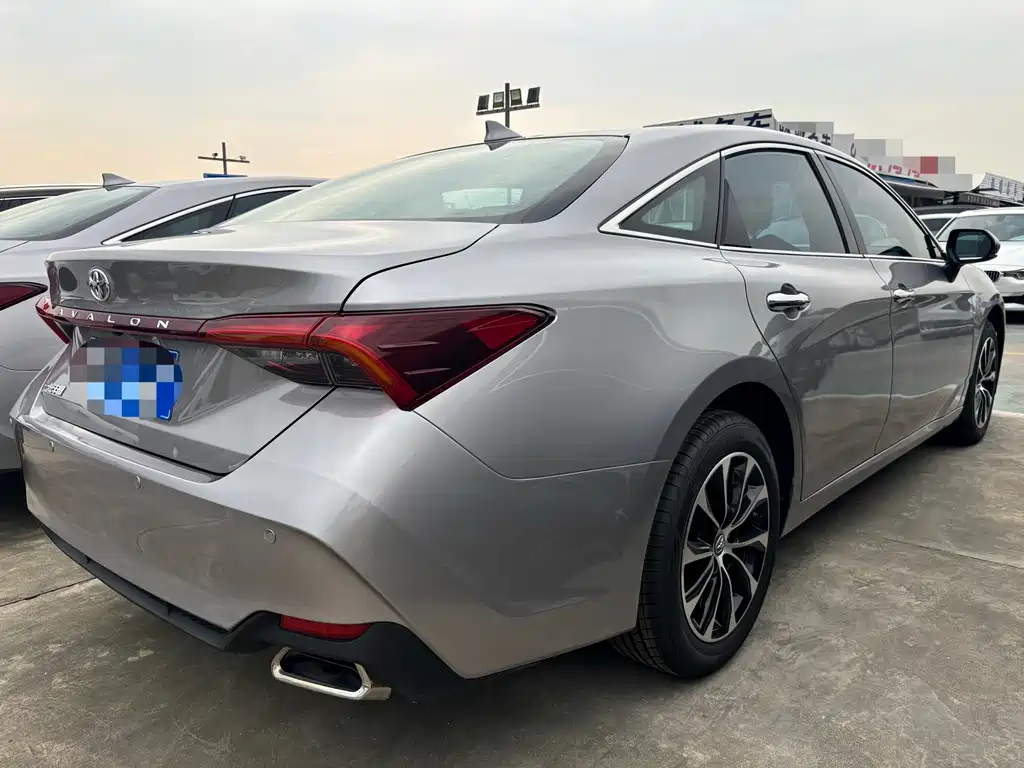 Toyota Avalon — миниатюра 9