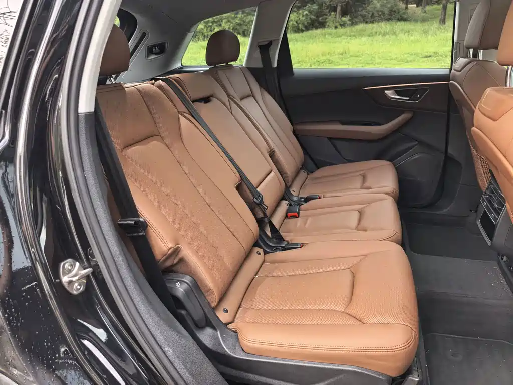 Audi Q7 — миниатюра 14