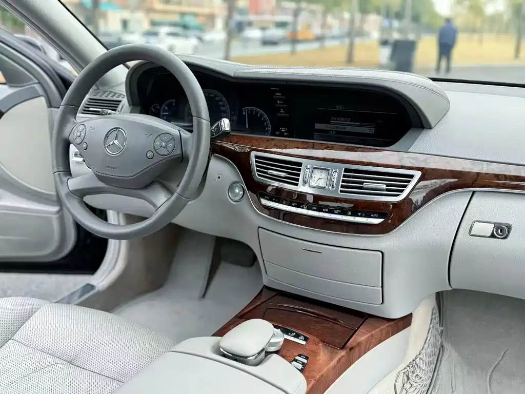 Mercedes-Benz S-Class — миниатюра 7