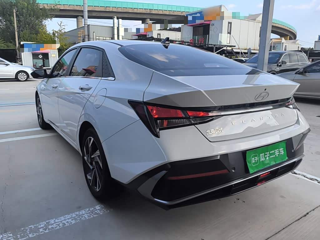 Hyundai Elantra 1.5 л 2025 г. Белый, пробег 6400 км