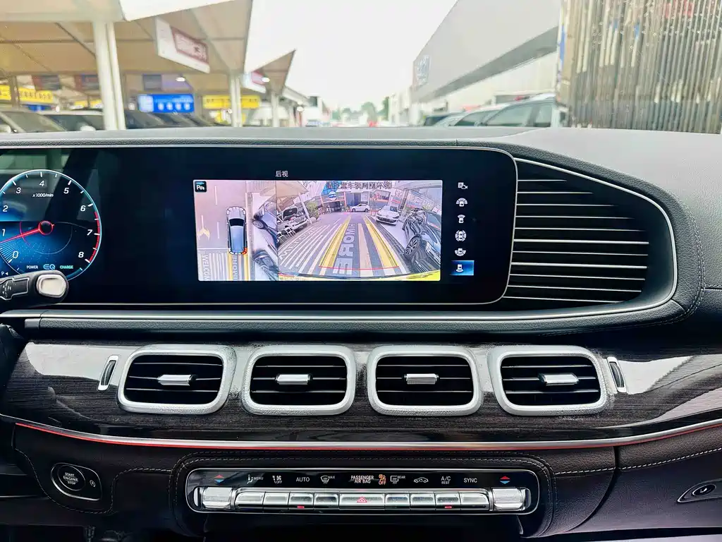 Mercedes-Benz GLS — миниатюра 16