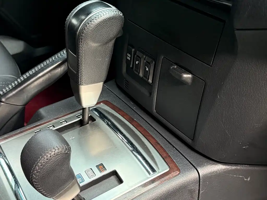 Mitsubishi Pajero (Import) — миниатюра 12