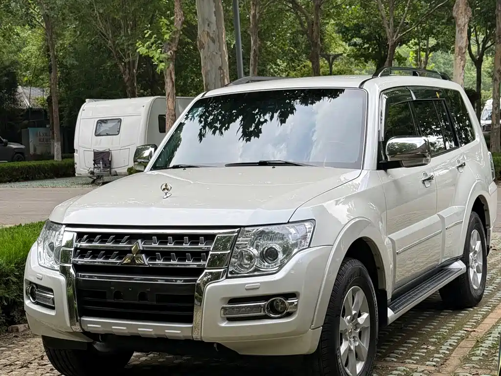 Mitsubishi Pajero (Import) — миниатюра 2