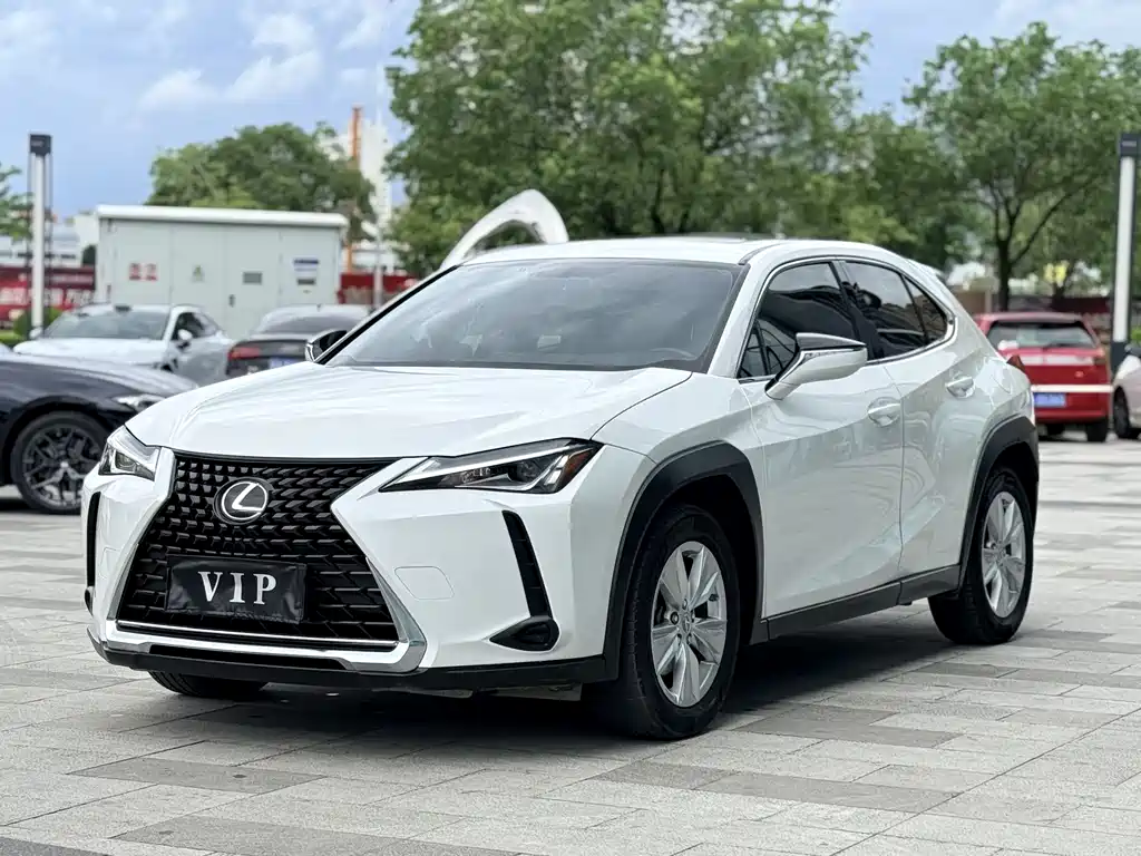 Купить Lexus UX