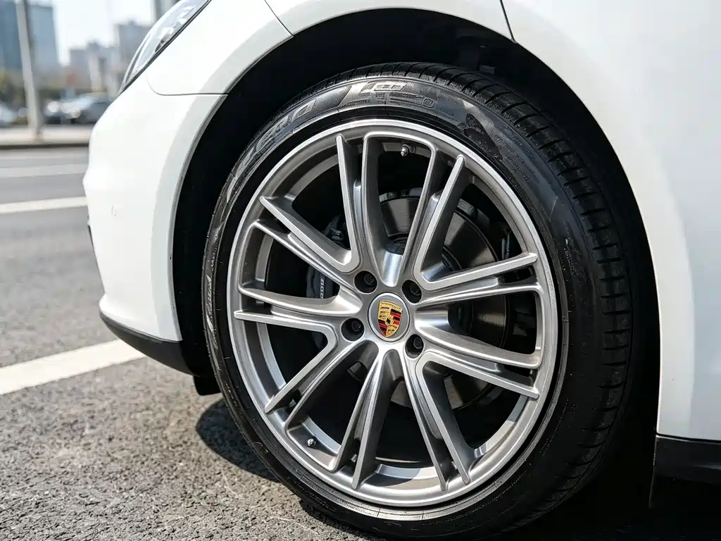 Porsche Panamera — миниатюра 3