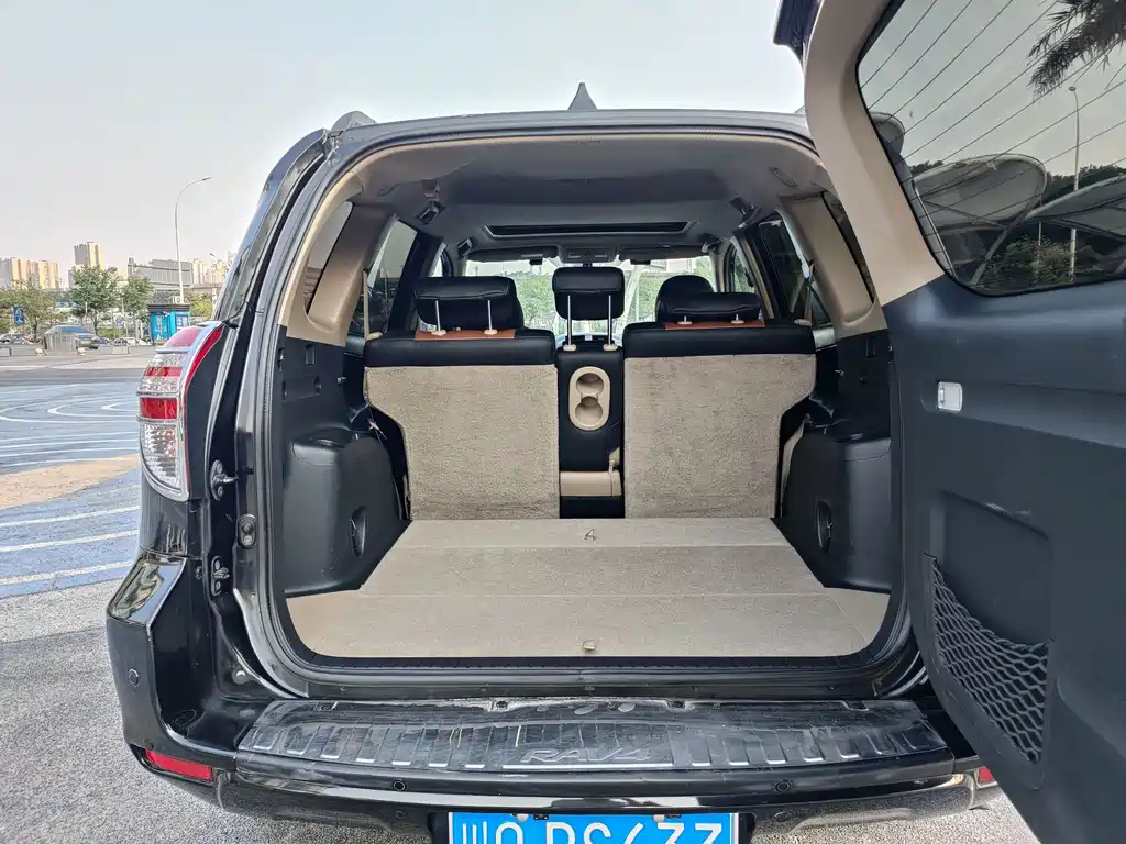 Toyota RAV4 — миниатюра 15