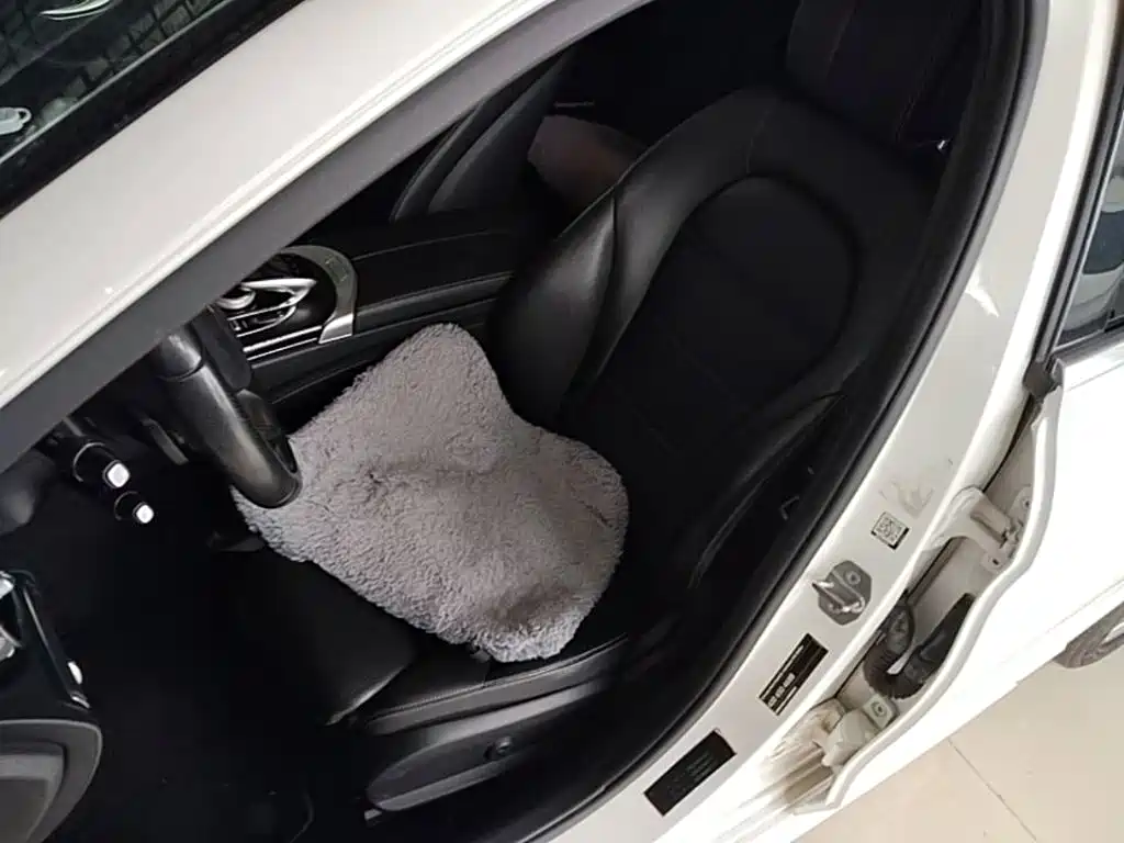 Mercedes-Benz C-Class — миниатюра 15