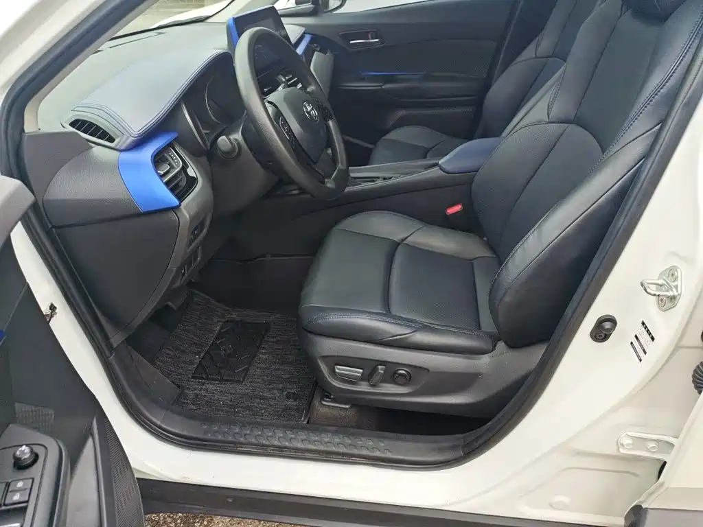 Toyota C-HR — миниатюра 8