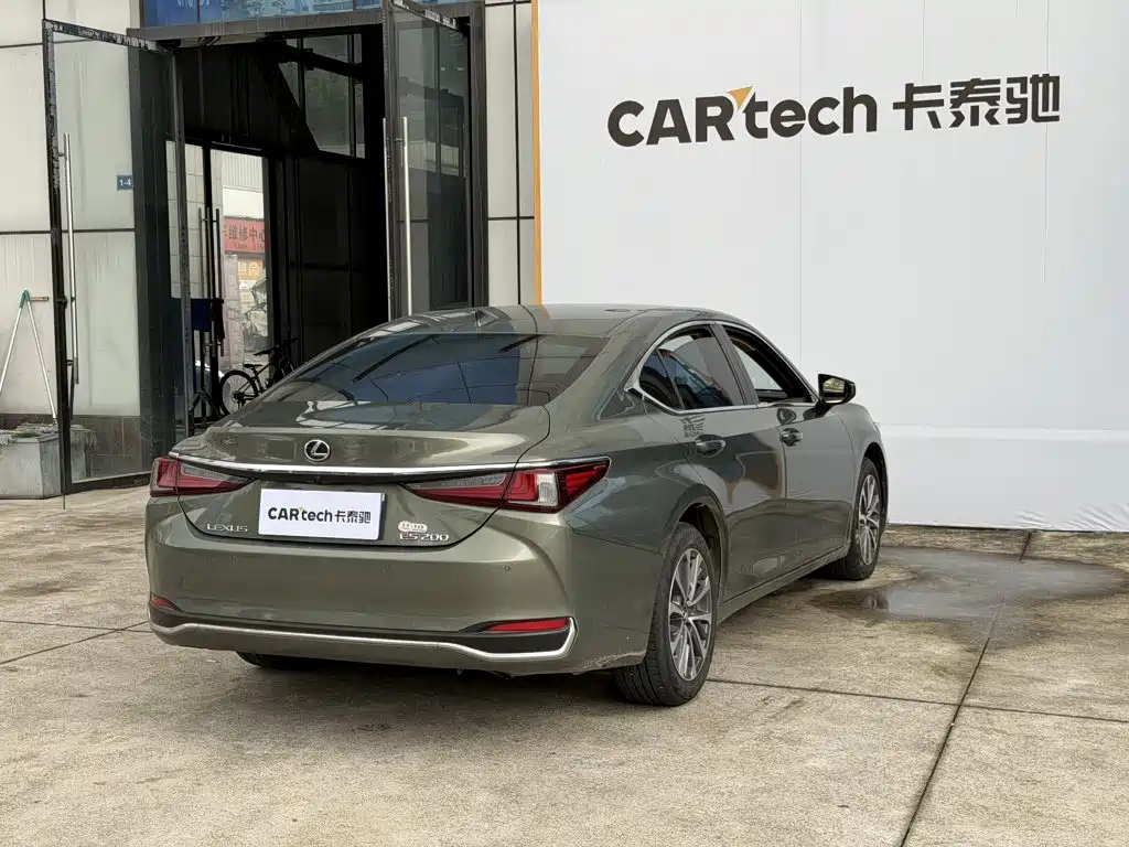 Lexus ES — миниатюра 12