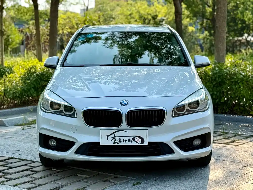 BMW 2 Series Active Tourer — миниатюра 3