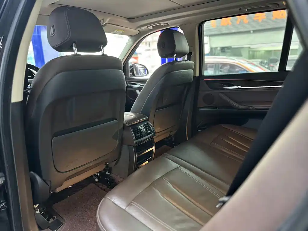 BMW X5 (Import) — миниатюра 9