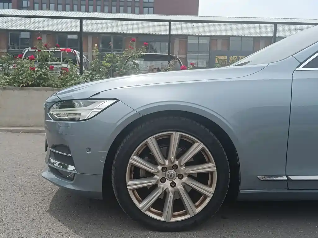 Volvo S90 2018 T5