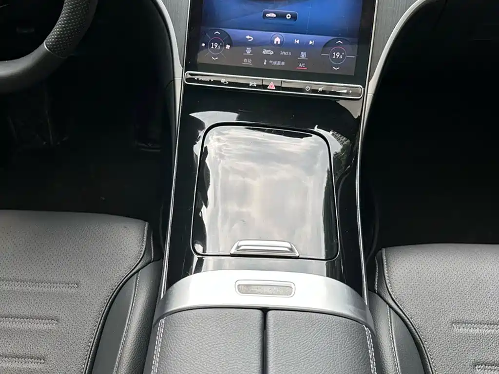 Mercedes-Benz C-Class — миниатюра 12