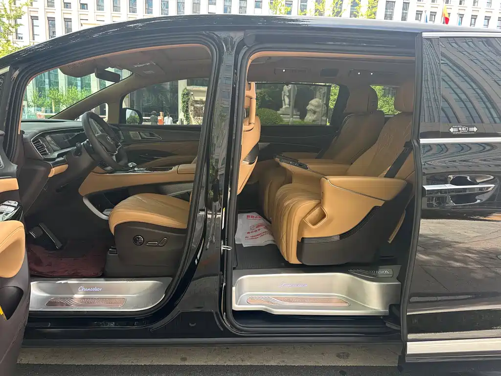 Denza D9 2025 DM-i Smart Drive 1020 Premium