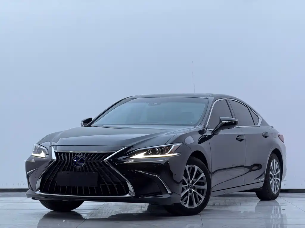 Lexus ES 2022
