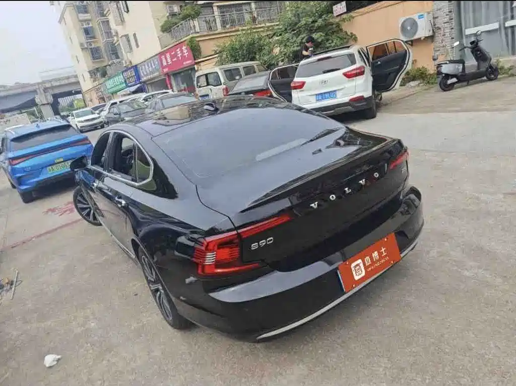 Volvo S90 — миниатюра 4