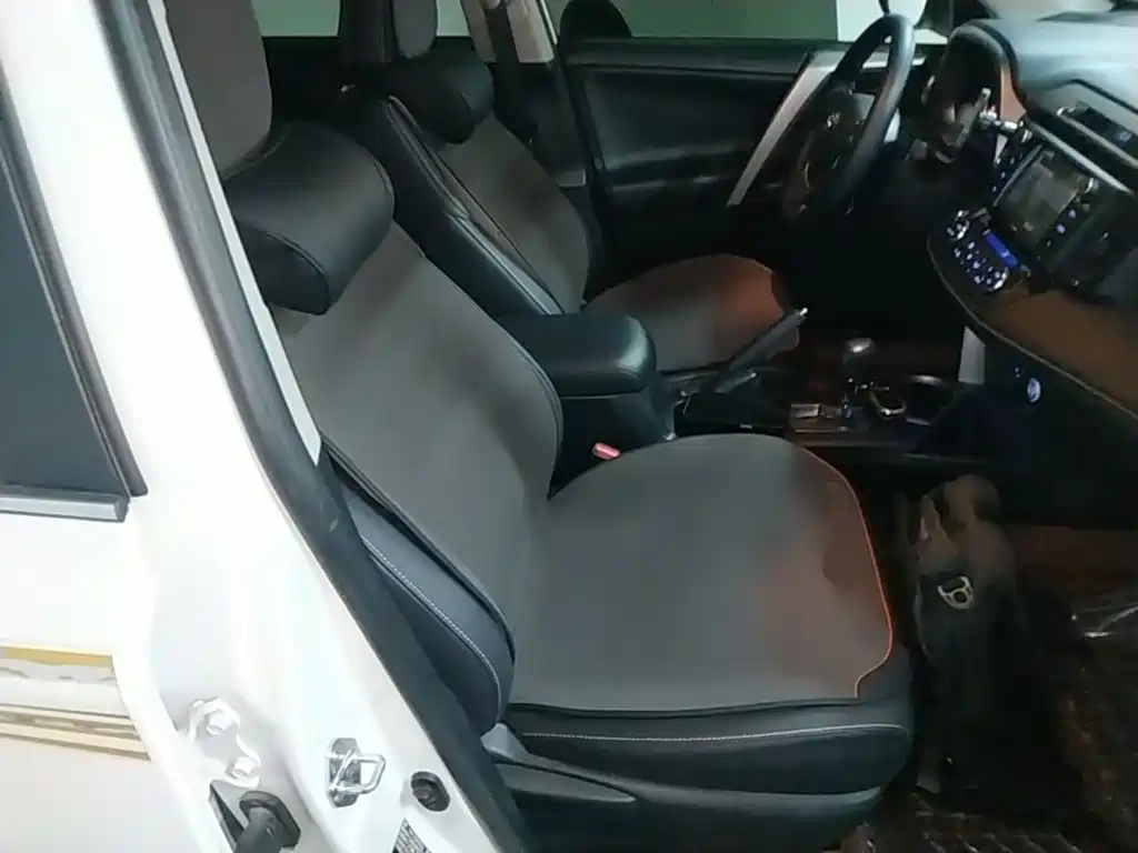Toyota RAV4 — миниатюра 25