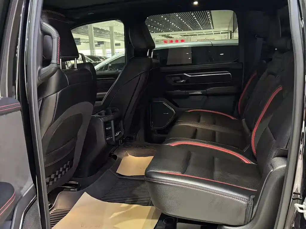 Ram Trucks 2023 6.2T AT