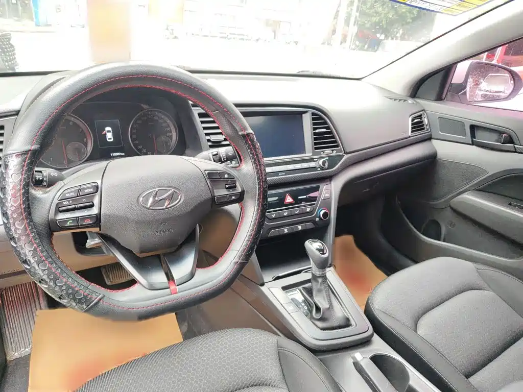 Hyundai Elantra — миниатюра 20