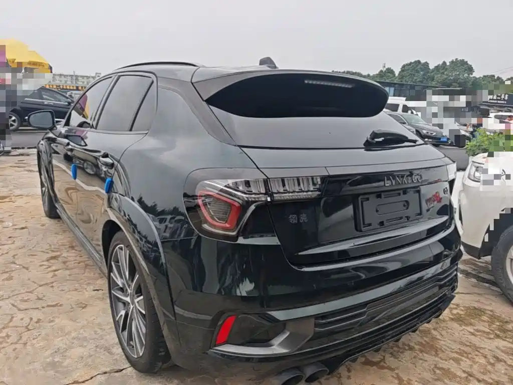 Lynk & Co 02 Hatchback — миниатюра 5