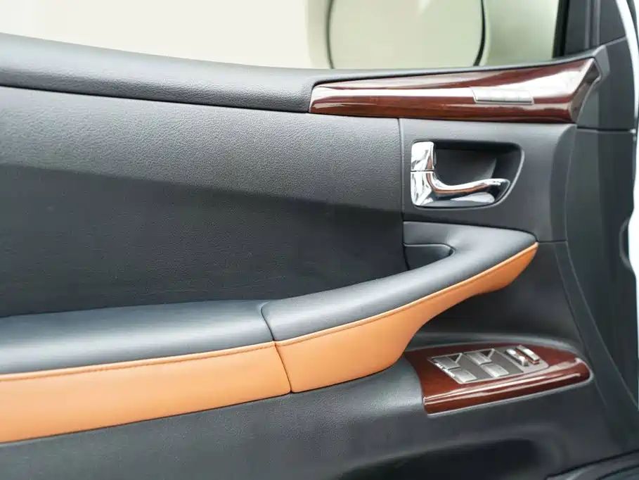 Lexus LX — миниатюра 20