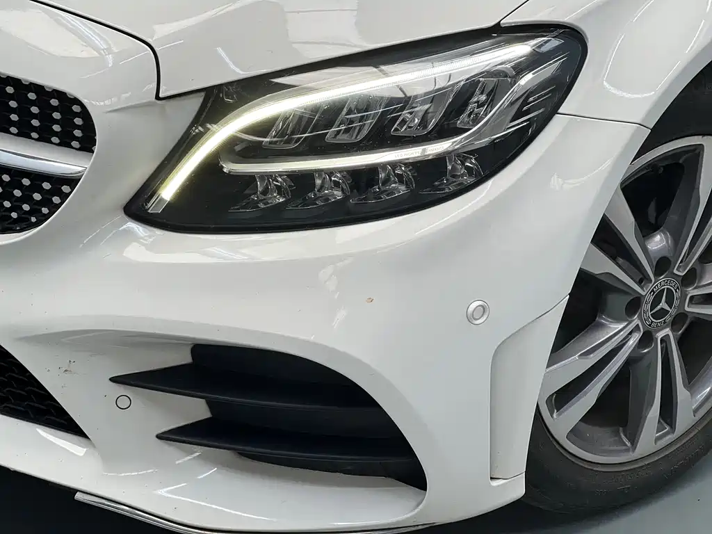 Mercedes-Benz C-Class — миниатюра 3