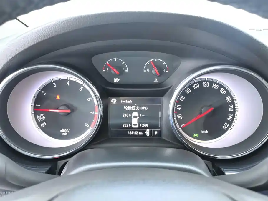Buick Verano — миниатюра 14