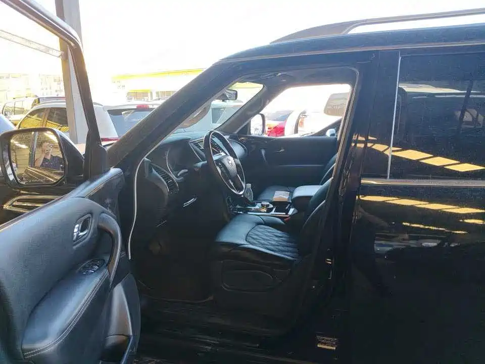 Nissan Patrol — миниатюра 5