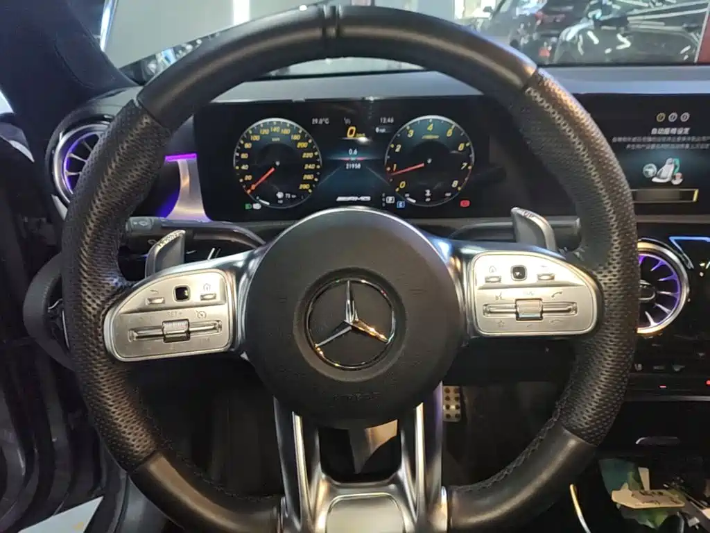 Mercedes-Benz CLA AMG — миниатюра 11