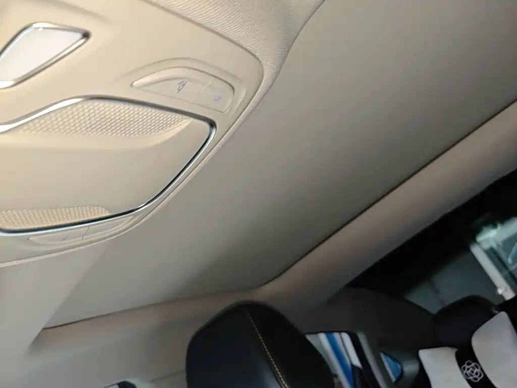 Roewe i6 MAX New Energy — миниатюра 18