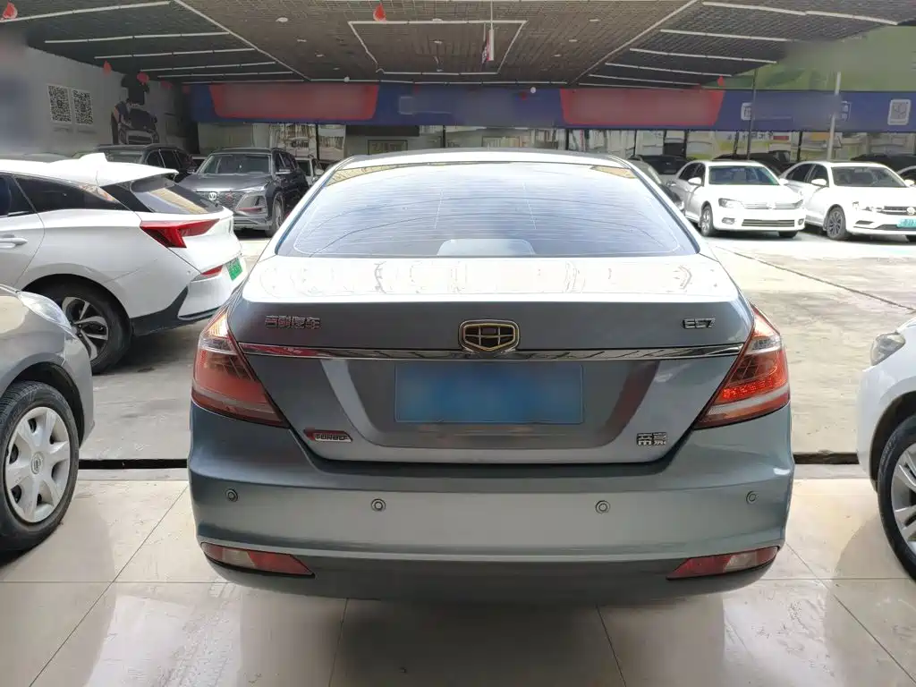 Geely Emgrand — миниатюра 6