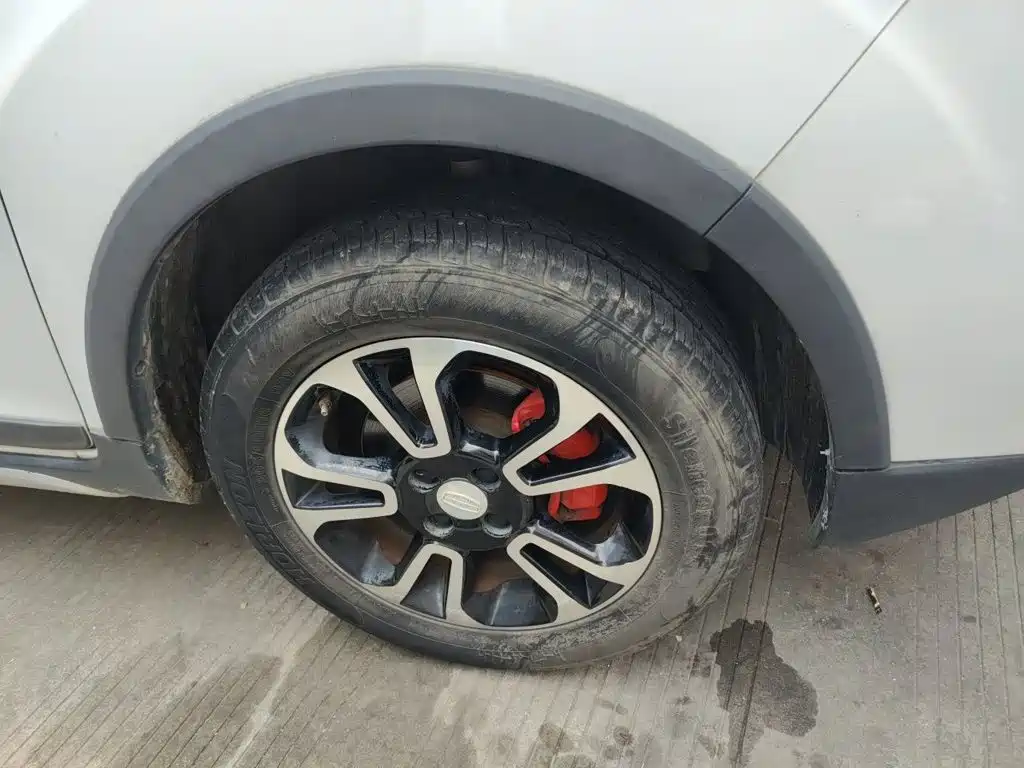 Geely Vision X3 — миниатюра 8