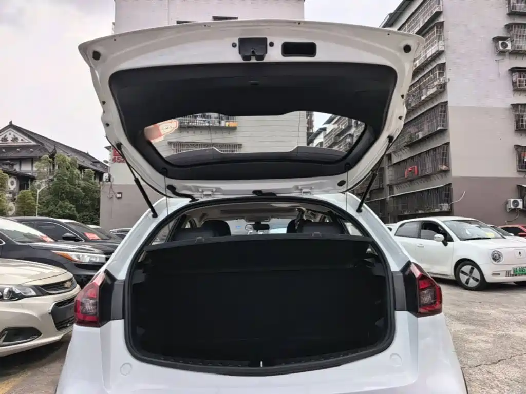 Geely Vision X3 — миниатюра 19