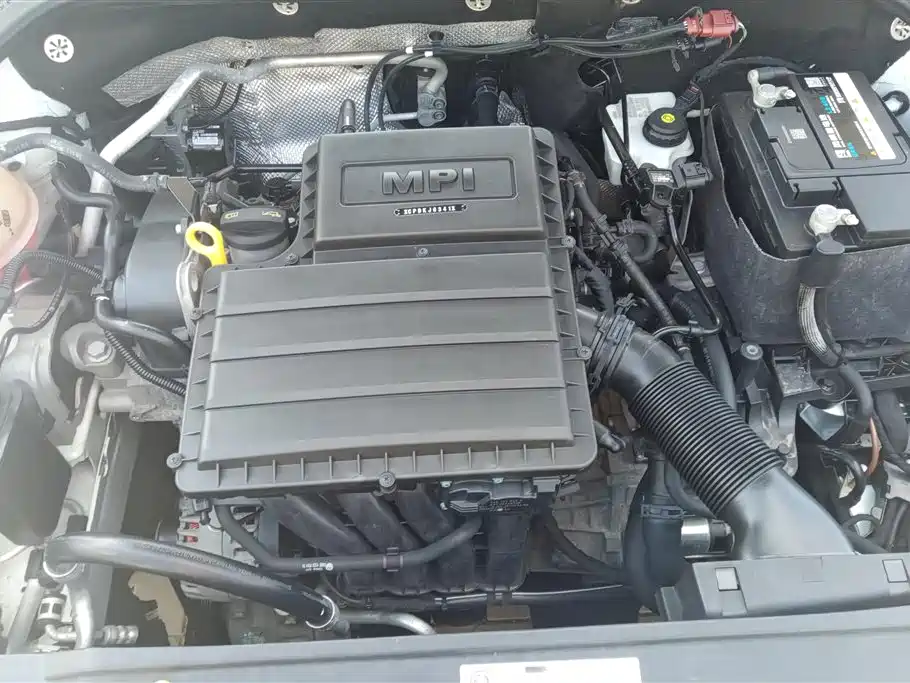 Volkswagen Sagitar 2018 1.6L AT Comfort