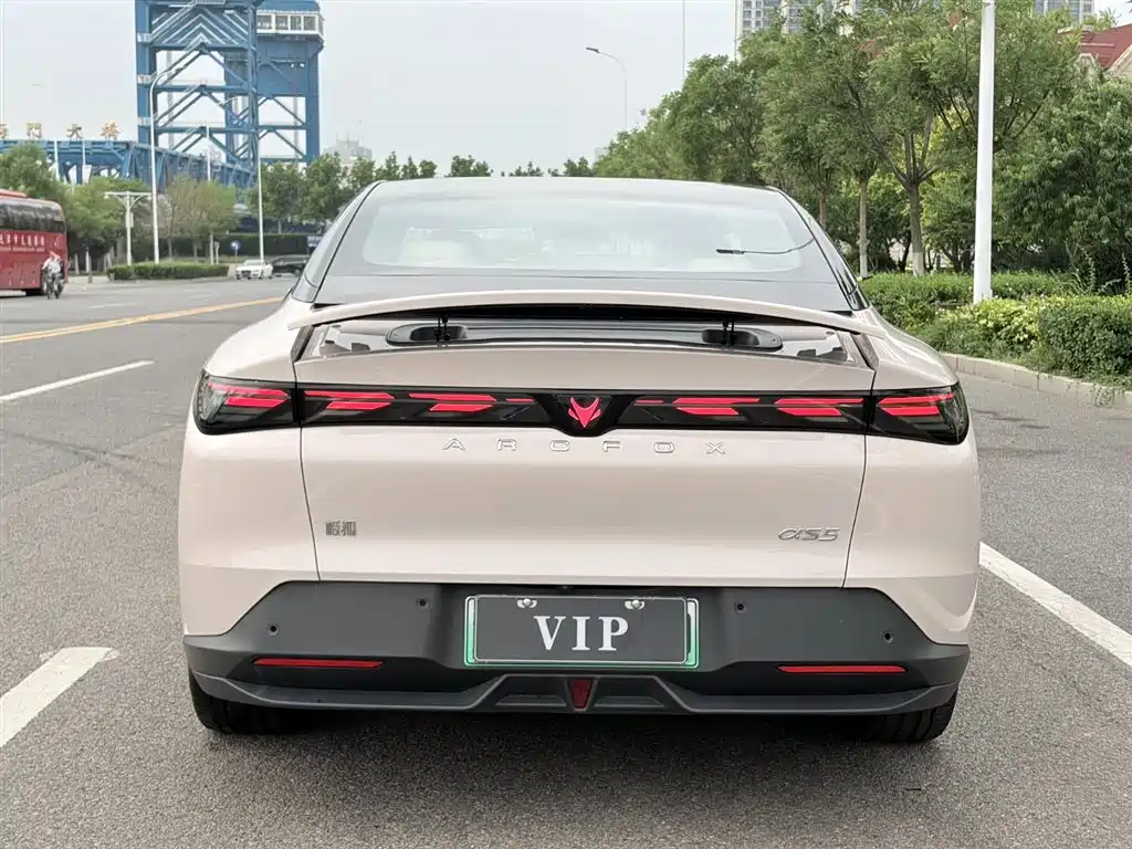 Arcfox Alfa Romeo S5 S5 2025 668MAX 200kW