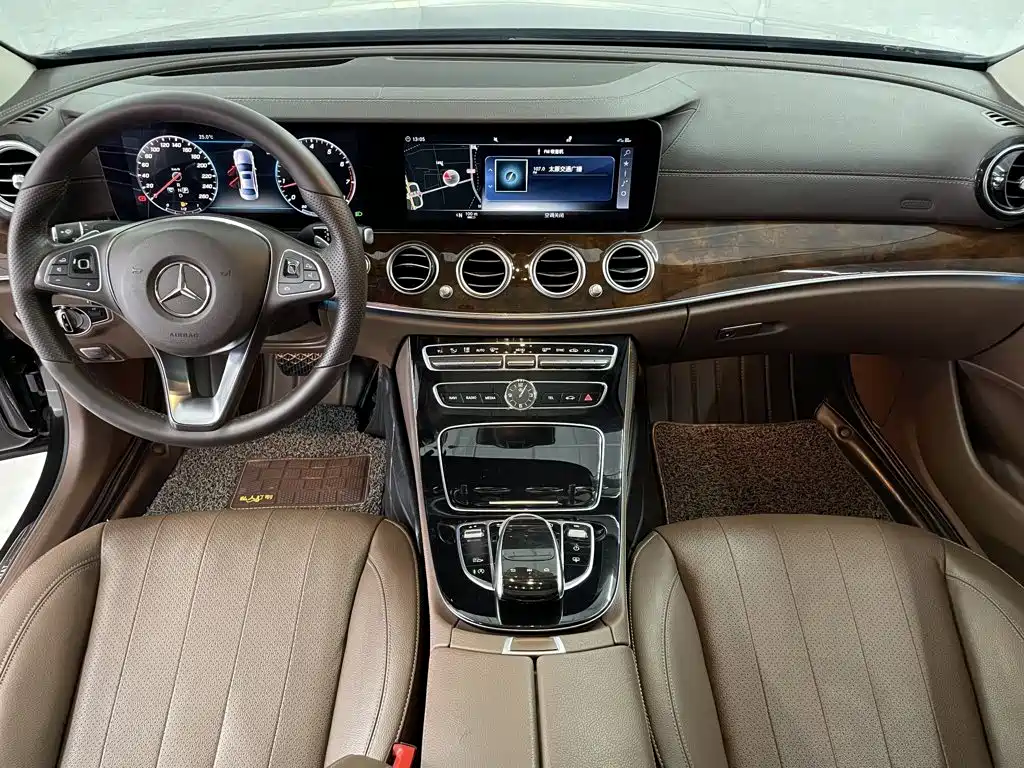 Mercedes-Benz E-Class — миниатюра 13