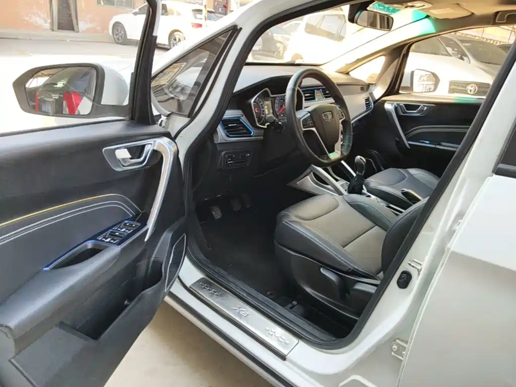Geely Vision X3 — миниатюра 16