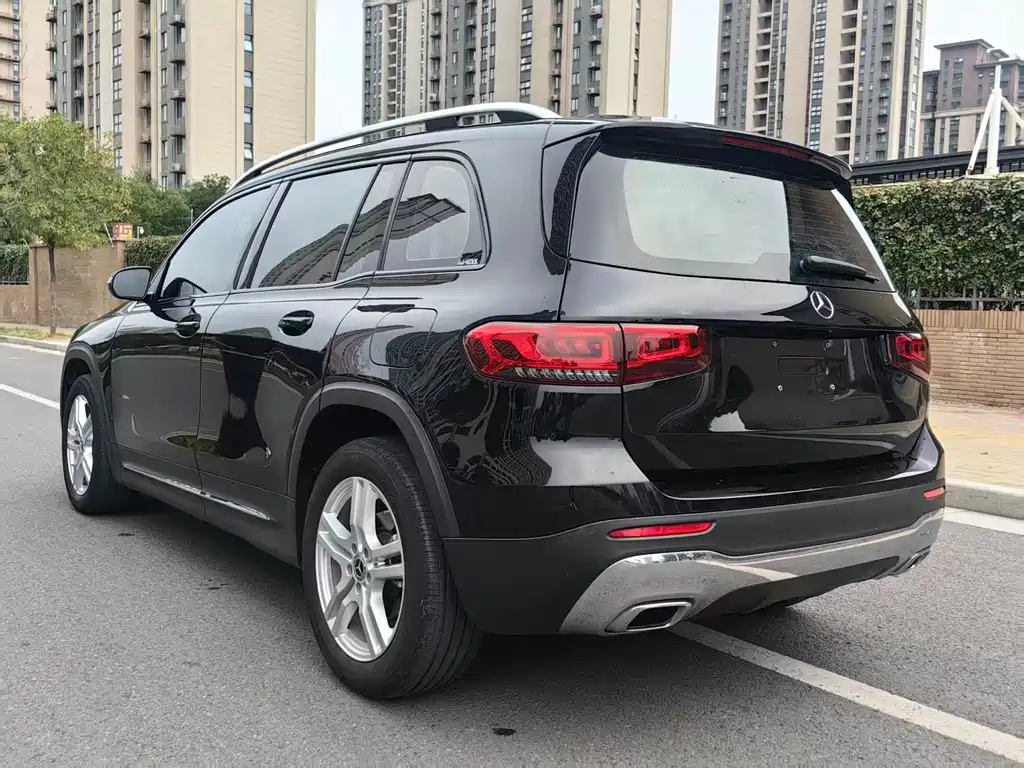 Mercedes-Benz GLB — миниатюра 9