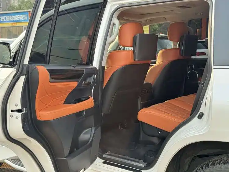 Lexus LX — миниатюра 7