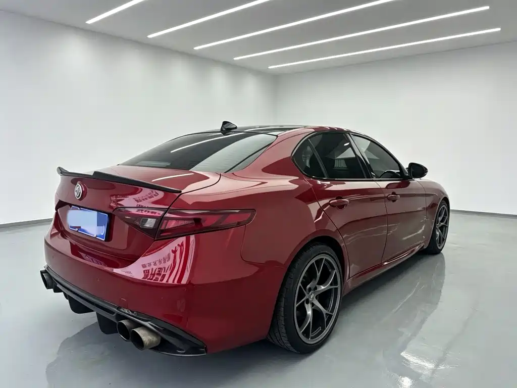 Alfa Romeo Giulia — миниатюра 10