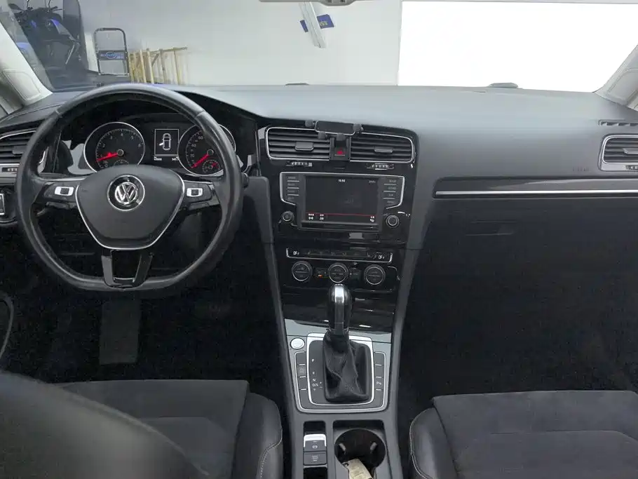 Volkswagen Golf — миниатюра 12
