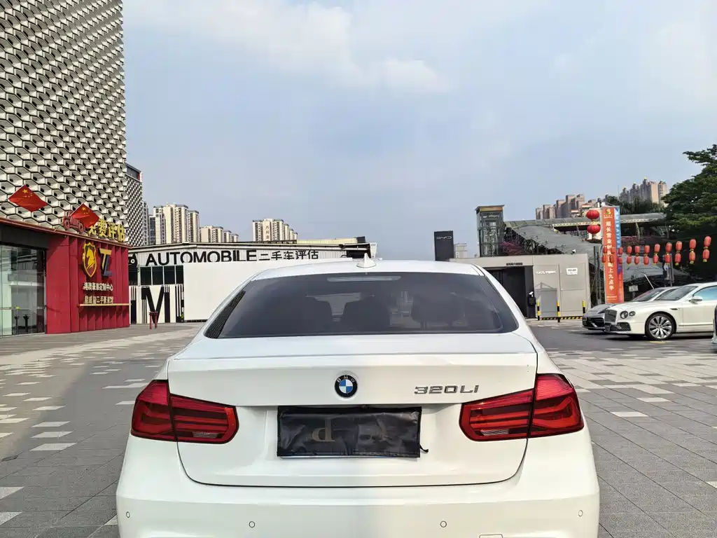 BMW 3 Series — миниатюра 8