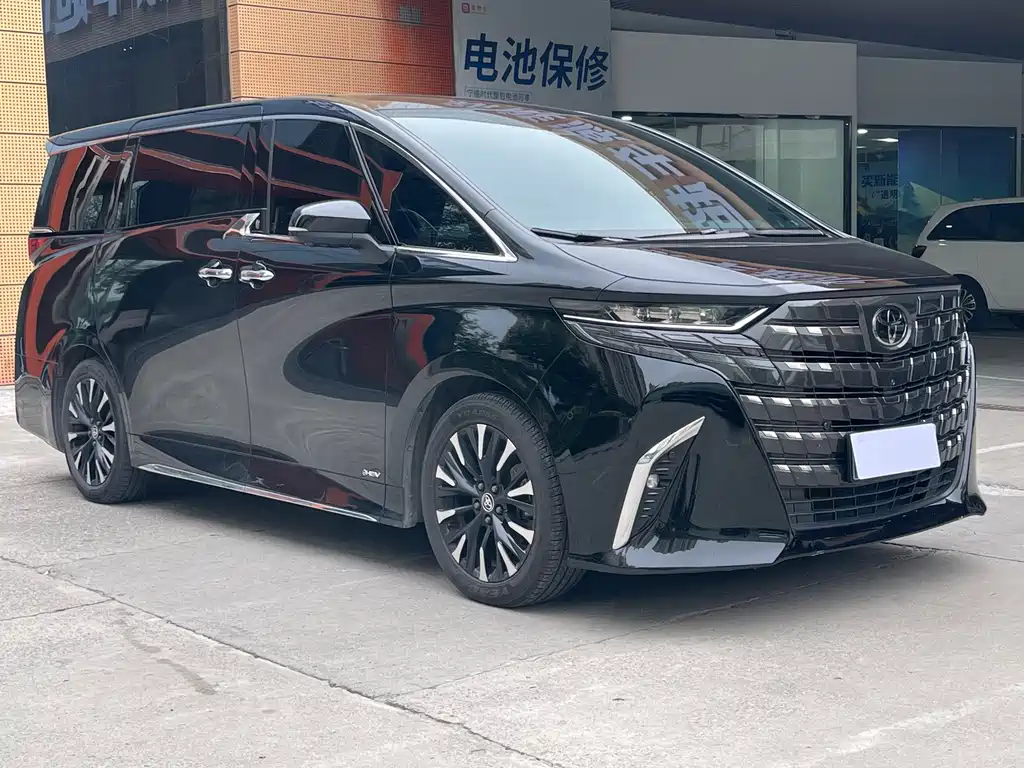 Toyota Alphard — миниатюра 3