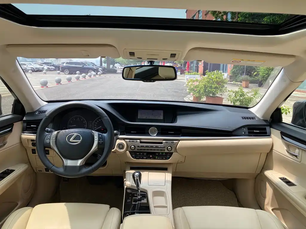 Lexus ES — миниатюра 13